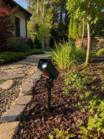 AXEN SARA™ – Solar RGB Garden Light